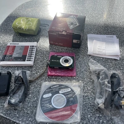 Casio Digitalkamera | Exilim EX-S12 | Grün | 12.1 MP | 3x O. Zoom | TOP ZUSTAND! - Bild 1 von 4