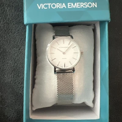 Reloj VICTORIA EMERSON Todo Acero Inoxidable Cuarzo Analógico Unisex - Plateado Foto 1 de 3