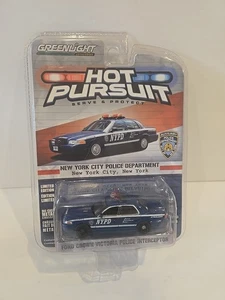 Greenlight Hot Pursuit Ford Crown Victoria Police New York City Police Dept - Picture 1 of 2
