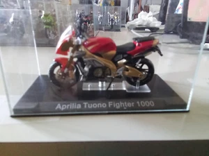 Motomania Aprilia Tuono Fighet 1000sDiecast 1/24 De Agostini - Foto 1 di 1