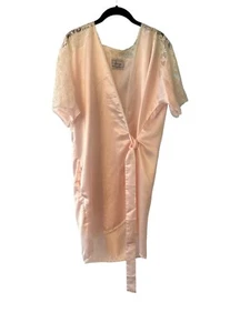 Faye Pink Satin Robe Topper Lace Trim Size Medium Vintage 1980s Made in USA - Picture 1 of 6