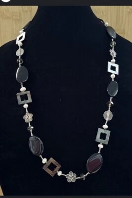 Collar estacionario Premier Designs perlas de agua dulce madreperla tono plateado Foto 1 de 4