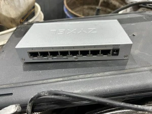 ZyXEL GS-108B V3 8-Ports Desktop Gigabit Ethernet Switch; - Picture 1 of 5