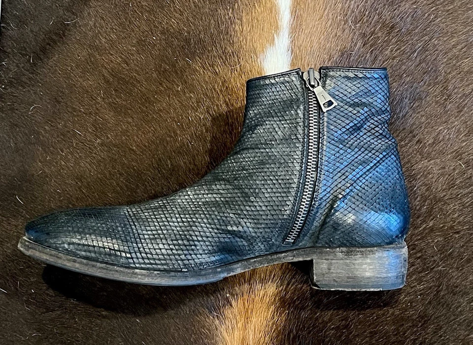 Bota John Varvatos Masculina Tamanho 13 Preta Estampa de Pele de Cobra Couro com Zíper Muito Boa - Imagem 1 de 4