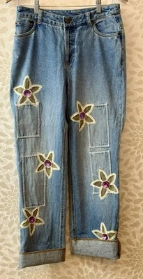 Pantalones de mezclilla rectos Newport News Jeanology para mujer 8 boho adornados con flores con puños Foto 1 de 4