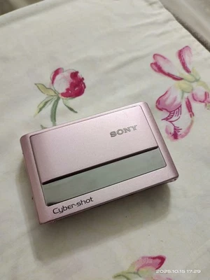 [Christmas gift] Sony Cyber-Shot DSC-T20 8.1MP Digital Camera  - Pink -English - Image 1 of 4