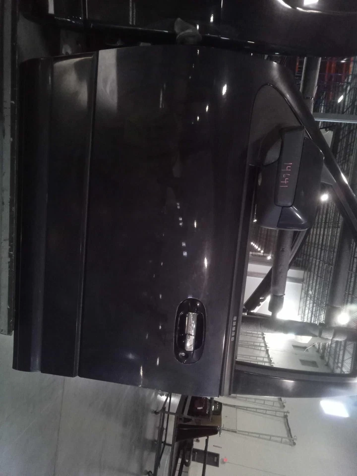 Ford Expedition 2010 puerta delantera izquierda negra 45556 usado 193 k millas Foto 1 de 4