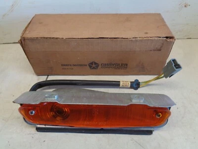 NOS MOPAR 2243151,1963 年停车灯总成 Newport,纽约客,克莱斯勒 — 第 1/4 张图片