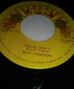 ROY ORBISON 45 rpm record Perfect Condition DEVIL DOLL / SWEET AND EASY TO LOVE - Picture 1 of 3