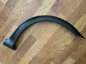 2000 2002-Toyota Echo front RIGHT fender flare - Picture 1 of 5