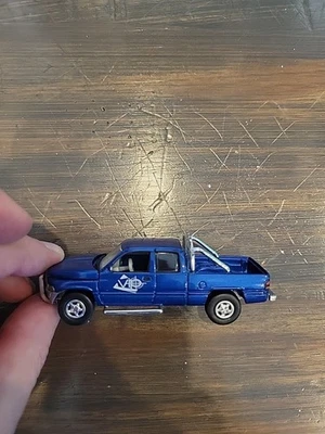 Johnny Lightning 1996 Dodge Ram Sport Pamala Anderson V.I.P Nikki's Truck - Image 1 of 4