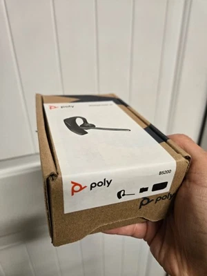 Plantronics Voyager 5200 UC Wireless Bluetooth Headset (206110-102) - Image 1 of 4