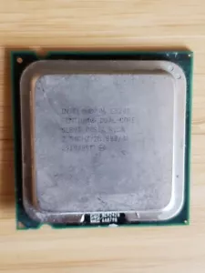 Intel Pentium Dual-Core E5200 2.5GHz 2-Core LGA775 Desktop Processor SLB9T - Picture 1 of 2