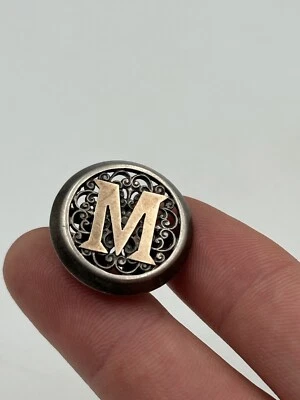Pulsante Collo In Argento E Oro Monogrammato & XIX - Immagine 1 di 4