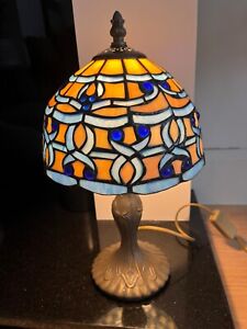 Tiffany Style Table Lamp / Bedside Light / Desk Lamp Stained Glass