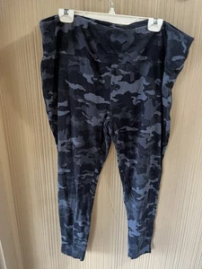 Women’s Plus Size Terra & Sky Black Camo Leggings Size 3X - Picture 1 of 5