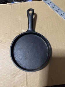5 x 5 " SMALL CAST IRON GRIDDLE/SKILLET PAN FOR ONE EGG/PANCAKE, ETC. - Picture 1 of 19