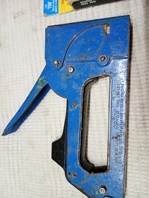 Heavy Duty Staple Gun Tacker Stapler  - Image 1 of 3