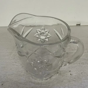 "Jarra crema de vidrio prensado transparente Anchor Hocking vintage patrón de estrellas de 4""" - Imagen 1 de 7