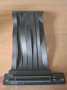 ASUS ROG Strix Riser cable PCIE adaptateur 90° - longueur 24 cm - Foto 1 di 3