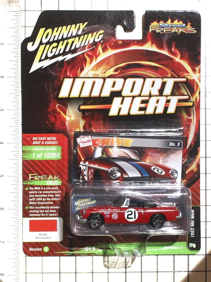 Johnny Lightning 2021 Import Heat, 1963 MG MGB, rojo con tampones de carreras Foto 1 de 1