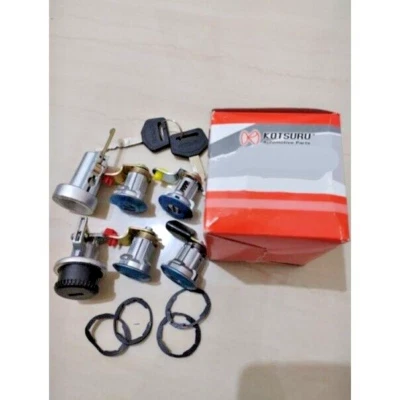 TOYOTA COROLLA DX KE70 IGNITION BARREL KEY SWITCH DOOR LOCK SET - Image 1 of 3