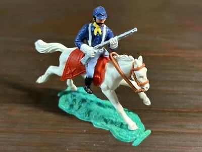 Timpo US 7th Cavalry Trooper - White Gloves Conversion - Wild West - 1970's - image 1 of 3