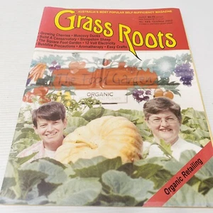 VINTAGE - GRASS ROOTS MAGAZINE FAMILY BOOK - 2002 - Issue No. 153. - Imagen 1 de 7