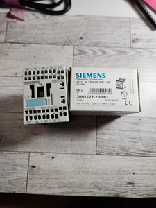 Siemens Sirius 3RH1122-2BB40 Contactor Relay - Picture 1 of 4
