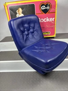 Vintage Sindy Doll Rocker Chair Blue Ref 44554 Furniture Seat Couch New With Box - Bild 1 von 10