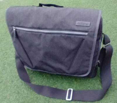 AMERICAN TOURISTER 携带电脑包 15 英寸信使包灰色-很好! — 第 1/4 张图片