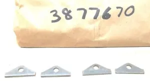 1965-72 396,402,427,454 BB 4 NOS valve cover hold down tabs GM Original - Picture 1 of 3