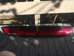1997-1998 LINCOLN MARK VIII REAR CENTER TRUNK BRAKE TAIL LIGHT PANEL - Picture 1 of 4