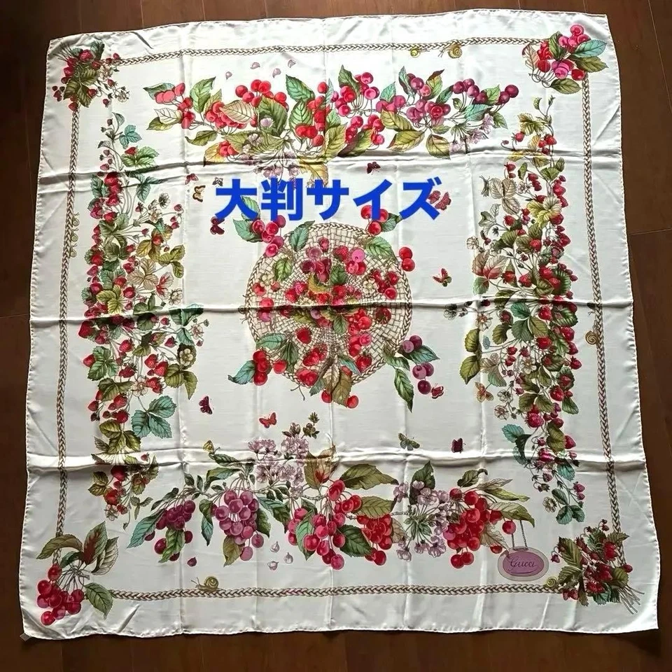 Bufanda Estola Estampada Grande Gucci Multicolor Usada De Japón Foto 1 de 4