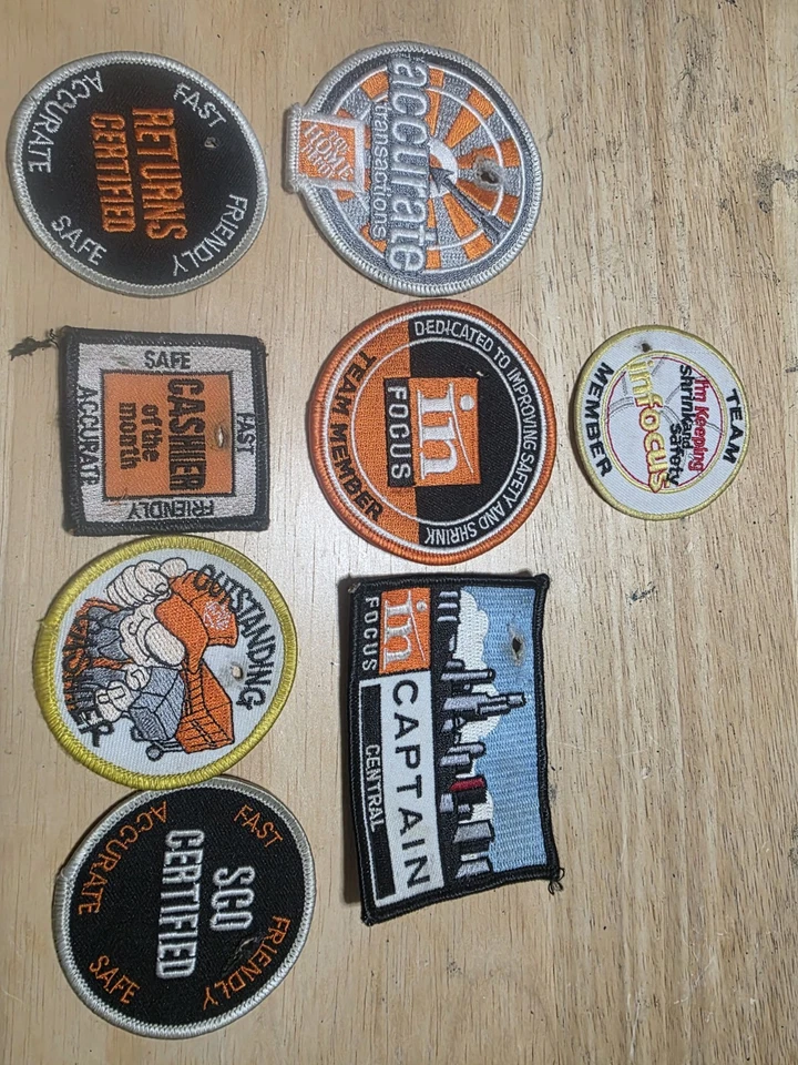 Parches para empleados The Home Depot Homer Award, cajero  Foto 1 de 1