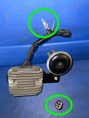 2006-2007 Suzuki GSXR 600 750 gixxer regulador de tensão retificador suporte de buzina - Imagem 1 de 4