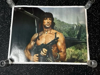 Rambo First Blood Filmposter Film ohne Worte 23 x 18 gerollte Nadellöcher - Bild 1 von 4