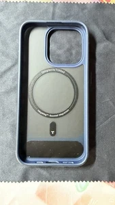 TORRAS Blue Magnetic L-Stand Case für iPhone 15 Pro - Bild 1 von 4