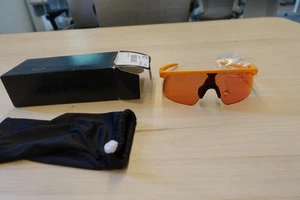 $122 New Oakley Youth Atomic Orange W/ Prizm Trail Torch Sunglasses - Picture 1 of 7