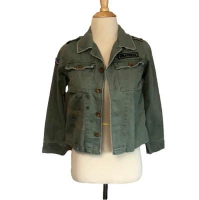 BY JUNKFOOD Chaqueta Recortada Agradecida Envejecida Verde Ejército Jr. Grunge mediano Foto 1 de 4