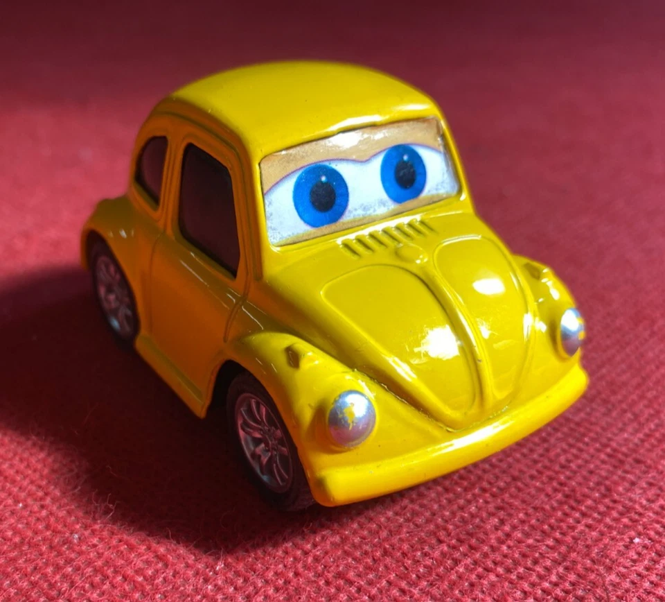 Modellino Auto MAGGIOLINO VW CARS in metallo Giallo ruote gomma con carica - Immagine 1 di 3