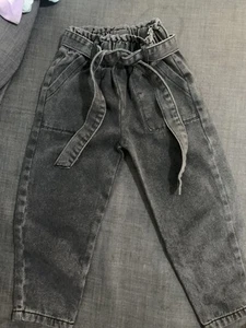 Beautiful Size 5y Kids Black Jeans That Have Optional Tie That Is Removable  - Picture 1 of 2