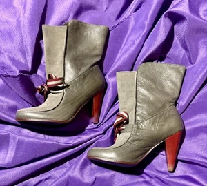 Poetic License BOHO🩶Grey Leather/Suede Mid Calf Amazing Shaped Boots Women Sz 8 - Picture 1 of 10