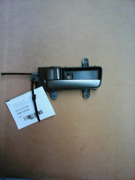 2004 Nissan Maxima Driver Side Rear Inner Door Handle Foto 1 de 4