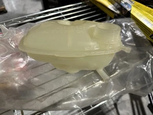 Coolant Reservoir VW Cabriolet Caddy Rabbit MK1 Expansion Tank - 171 121 407 E - Picture 1 of 3