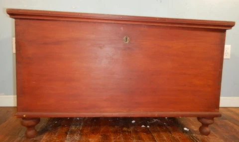 Antique Original old red wash Pine blanket chest w glove box coffee table size Cover
