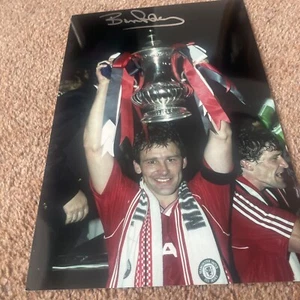 signed BRIAN ROBSON MAN UTD LEGEND 12 By 8 Photo - Picture 1 of 3