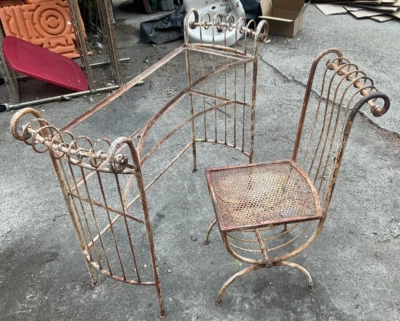 Mesa de tocador vintage de hierro italiana Hollywood Regency salvadoreña Foto 1 de 4