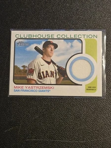 2022 Topps Heritage Mike Yastrzemski Clubhouse Collezione Reliquie Numero Alto - Foto 1 di 2