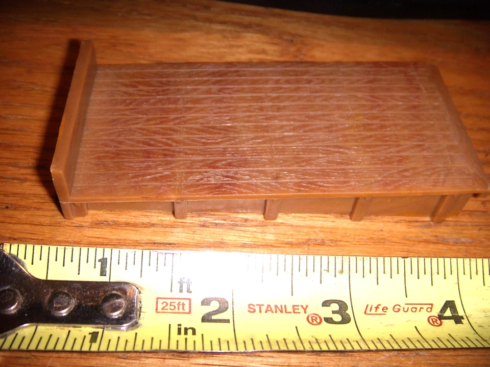 TYCO HO GUAGE FREIGHT UNLOADING DEPOT UNLOADING PLATFORM ONLY - Image 1 of 1